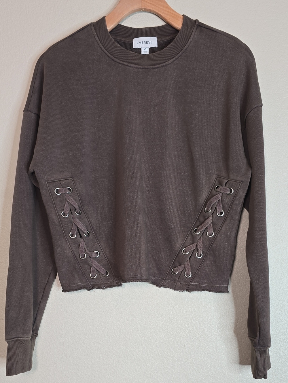 Evereve Women's Lace-Up Pullover Cropped  Sweatshirt in Brown Size Xs.nwt.